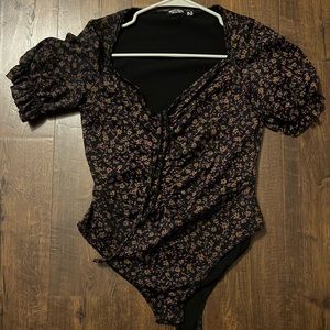 Nasty Gal Ruched Floral Puff Sleeve Bodysuit